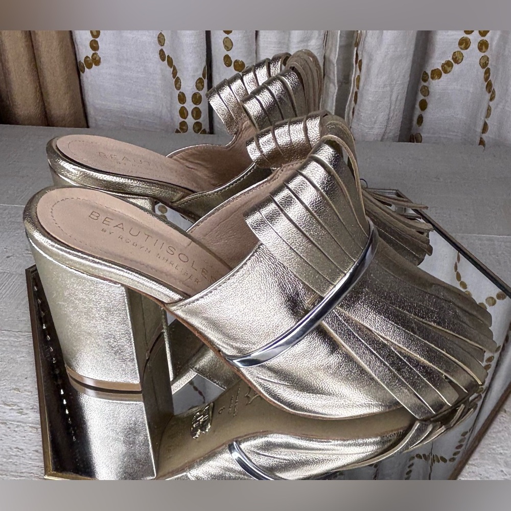 Beautiisoles by Robyn Shreiber Gold Chunky Block Heel Sandals
Size US6